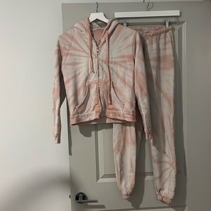 Used WSLY tiedye set